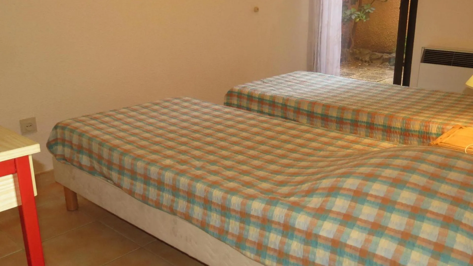 Appartement 4P Avec Piscine, Garage Et Climatisation A Sainte-Maxime - Fr-1-780-68 0*,